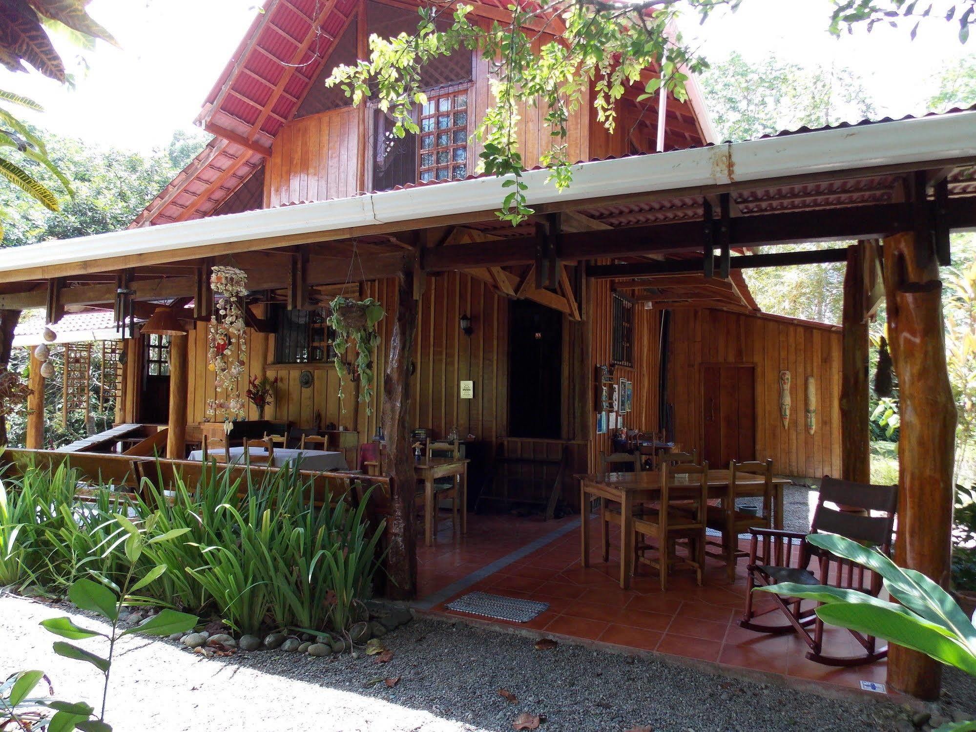Coral Hill Bungalows Cahuita Bagian luar foto