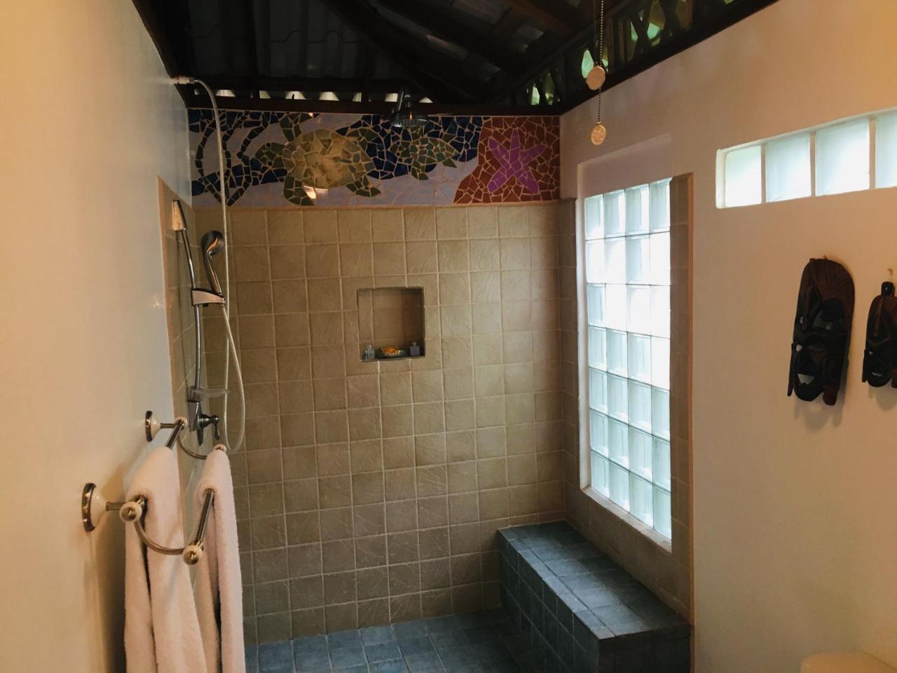 Coral Hill Bungalows Cahuita Bagian luar foto