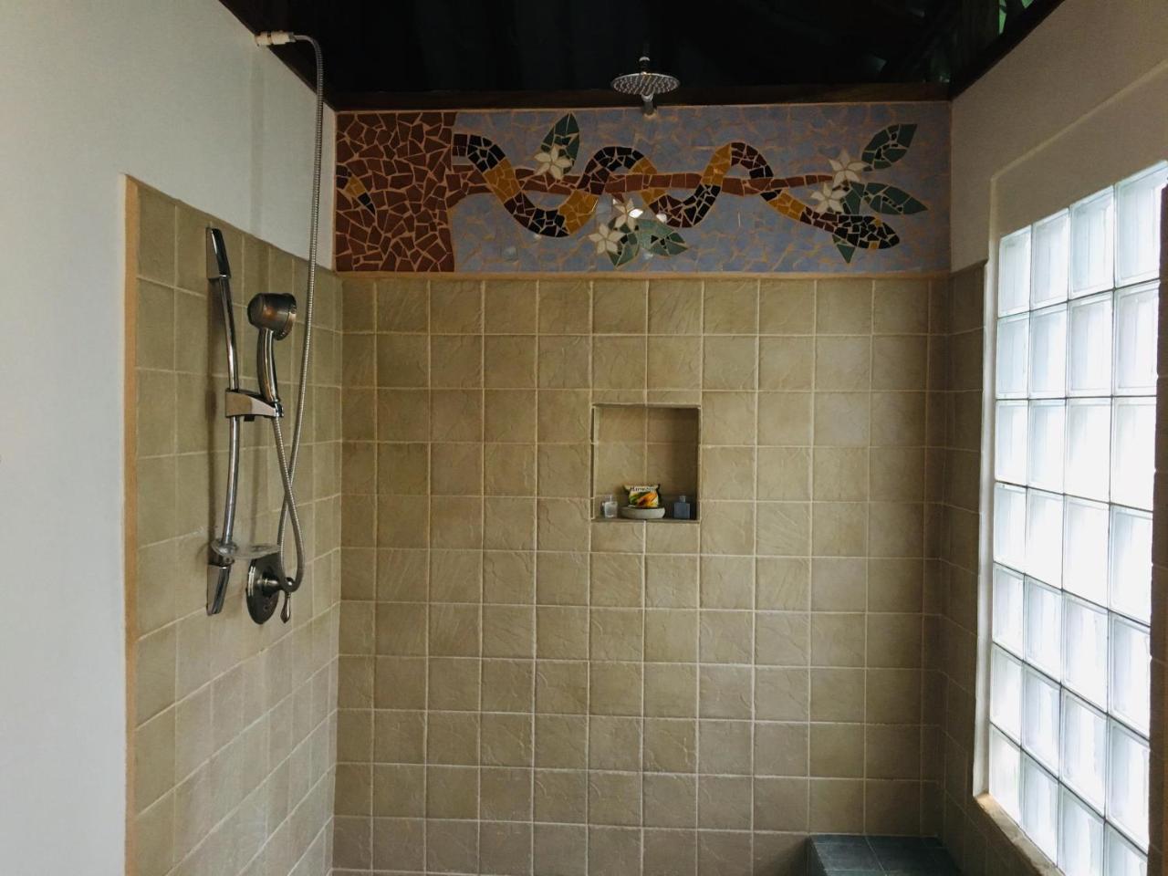 Coral Hill Bungalows Cahuita Bagian luar foto