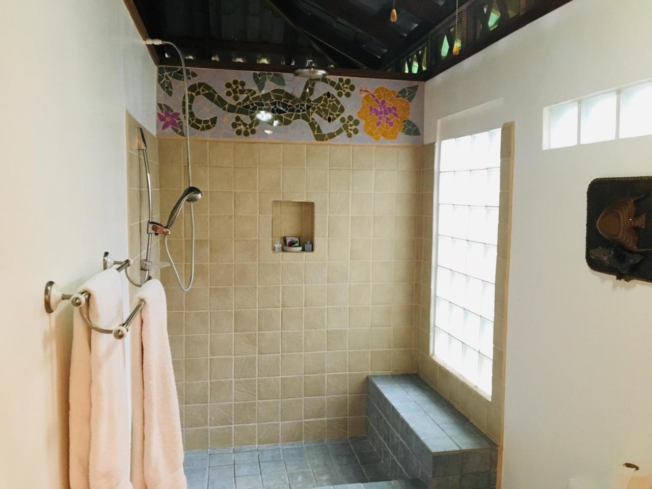 Coral Hill Bungalows Cahuita Bagian luar foto
